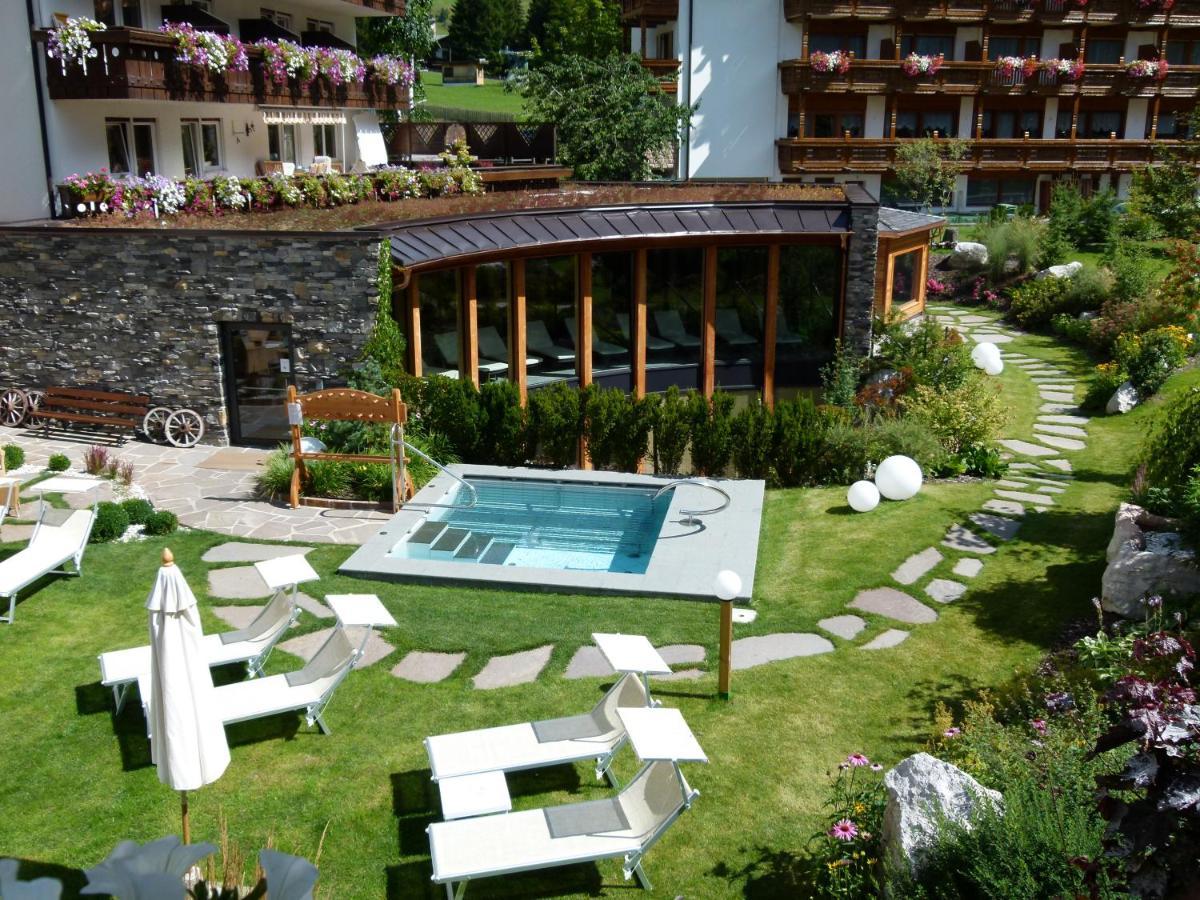 Hotel Gran Paradis Campitello di Fassa Exterior foto